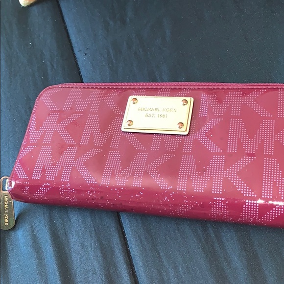 Michael Kors Handbags - Michael Kors Wallet